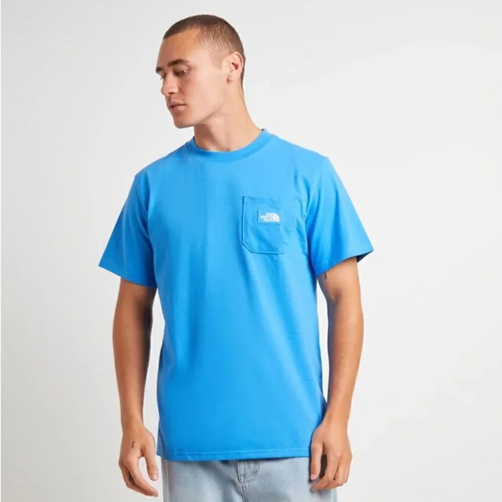North Face NWT men’s Heritage Patch Pocket in the color super sonic blue size L